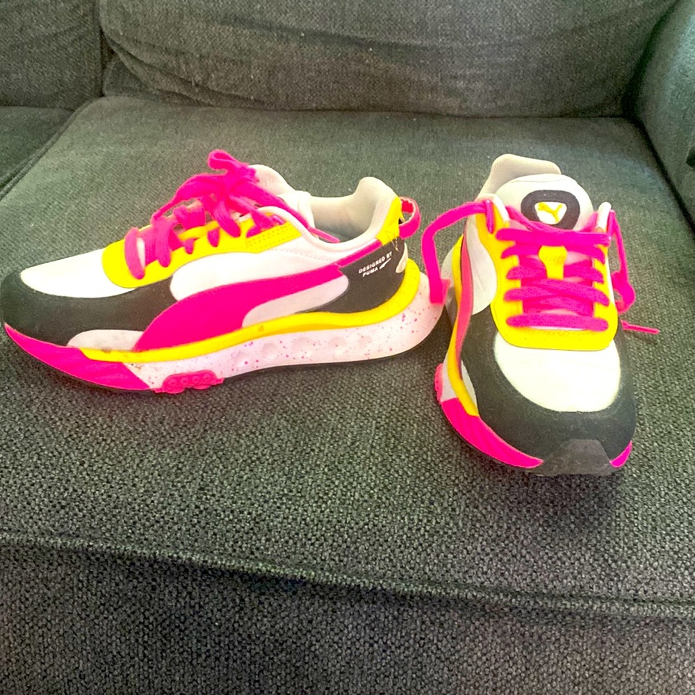 Kids puma shoes size 4.5 great condition only worn once